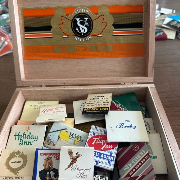 Cigar Box Filled With 30 Vintage Matchbooks - Picture 1 of 4